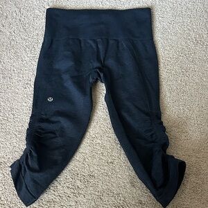 lululemon athletica navy capri Leggings - 4